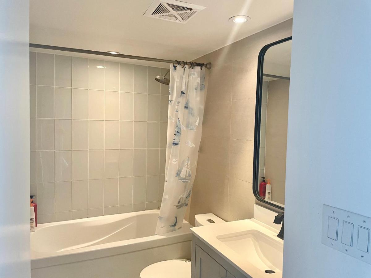 טורונטו Three Br Condo Step To Cn Tower Rogers Center With Free Parking מראה חיצוני תמונה