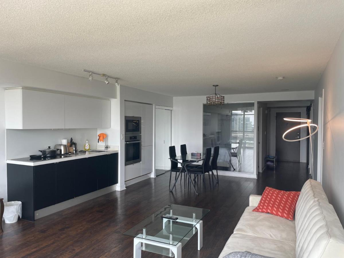 טורונטו Three Br Condo Step To Cn Tower Rogers Center With Free Parking מראה חיצוני תמונה