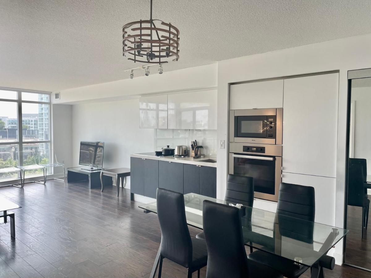 טורונטו Three Br Condo Step To Cn Tower Rogers Center With Free Parking מראה חיצוני תמונה