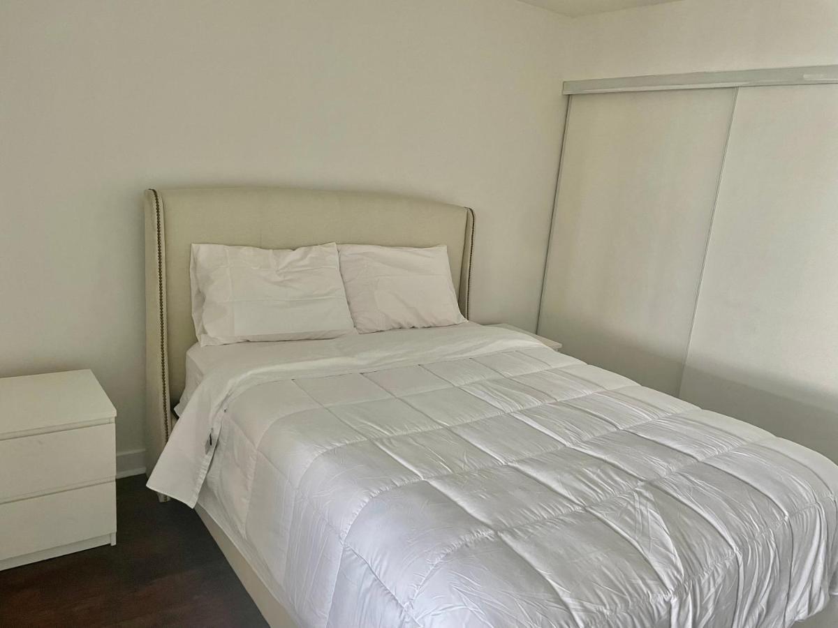 טורונטו Three Br Condo Step To Cn Tower Rogers Center With Free Parking מראה חיצוני תמונה