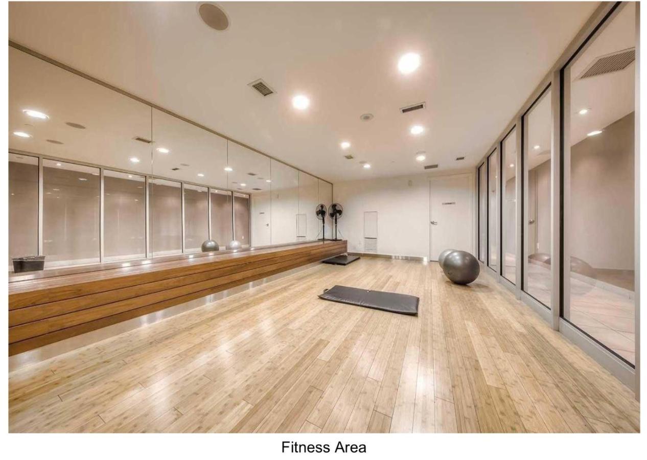טורונטו Three Br Condo Step To Cn Tower Rogers Center With Free Parking מראה חיצוני תמונה